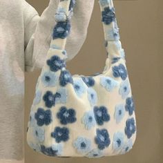 UAKISS  - Autumn Winter Flower Lamb Wool Plush Bag Student Large Capacity Tote Bag Shoulder Bag Women Bag Crossbody Bags for Women   size:31*32*23 Winter Handbags, Kawaii Store, Y2k Shoulder Bag, My Style Bags, Tas Bahu, Plush Bags, Flower Soft, Fur Bag, Fancy Bags