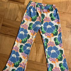 Nwot!!! Like New Condition Size Small High Waisted 27x28 Retro Stretch Bottoms With Floral Print, Blue Floral Print Pants For Spring, Spring Blue Floral Print Pants, Blue Retro Stretch Pants, Blue Retro Pants For Spring, Fitted Multicolor Zara Pants, Retro Stretch Blue Pants, Retro Blue Stretch Pants, Blue Floral Print Long Pants