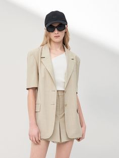 MO&Co. Women's Straight Cut Back Slit Blazer Loose Casual Lapel White Cropped Blazer White Cropped Blazer, Lapel Design, Blazer Beige, Cropped Blazer, White Crop, Blazers For Women, Straight Cut, Women's Blazer, Womens Shorts