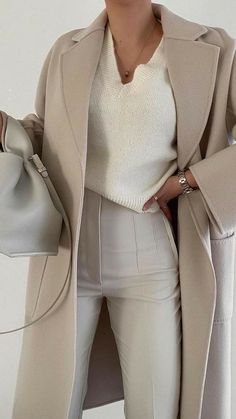 Luxury Real Estate Outfit, Business Jumpsuits For Women, Women’s Corporate Outfits, Boss Babe Outfits Classy, Corporate Work Outfits, Upgrade Lifestyle, Feminine Chic Style, Elegant Ootd, Spain Fits