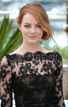 emma stone hairstyle Hair Updos For Round Faces, Updos For Round Faces, Gabrielle Union Hairstyles, Loose Updo, Easy Hair Updos, Round Face Shape, Great Hairstyles, Long Faces, Easy Hair