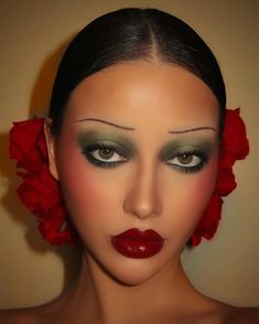 Jazz Makeup Looks, Avante Garde Makeup, Pretty Makeup Looks, Makeup For Black Skin, Cool Makeup Looks, Ethereal Makeup, Unique Makeup, Edgy Makeup