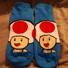 *Brand New Never Worn Boutique Item* These Fun Blue Ankle Socks Feature The Toad Character From The Super Mario Bros Games. Also Available In Adult Sizes In Separate Listing. Youth Fits Size 9-2.5 Toad Character, Super Mario Bros Games, Boys Socks, Super Mario Bros, Mario Bros, Toad, Ankle Socks, Super Mario, Kids Accessories