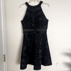 Only Worn Once, Looks And Feels Brand New! Halter Top Dress From Windsor With Gorgeous, Delicate Velvet Detailing. Perfect For Homecoming/Occasions To Dress Up! Halter Top Dress, Black Homecoming Dress, Halter Top Dresses, Windsor Dresses, Dresses Black, Homecoming Dress, Top Dress, Windsor, Halter Top