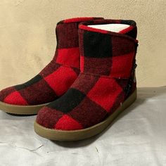 Nwt Indigo Rd. Red/Black Checkered Flannel. Faux Fur Lined Ankle Boots Size 7 Cozy Fall Booties With Round Toe, Cozy Round Toe Booties For Fall, Red Round Toe Booties For Winter, Casual Booties With Faux Fur Lining And Round Toe, Casual Fall Booties With Faux Fur Lining, Red Ankle Booties For Winter, Red Winter Ankle Booties, Casual Red Winter Boots, Casual Red Ankle Booties