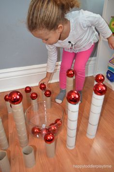 Tubes and Christmas Baubles - HAPPY TODDLER PLAYTIME Easter Egg Activities, Christmas Crafts For Toddlers, Christmas Week, Easy Easter Crafts, Daycare Activities, Christmas School, Preschool Christmas, Christmas Party Games, Cardboard Tubes