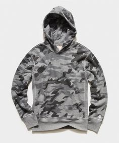 Camo Crewneck, Todd Snyder Champion, Camo Fashion, Todd Snyder, Crewneck Style, Grey Camo, Camo Hoodie, Champion Logo, Champion Sweatshirt