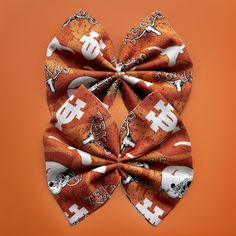 🏈Texas Longhorns Jumbo Bow fabric is 100% cotton that is a type of textile material made entirely from cotton fibers. It is highly breathable, soft, and comfortable to wear. Cotton is also known for its durability and ability to withstand regular washing and use. All are hand made with love in the United States.  Ages: Newborns - Age 5+, these will grow with your child  Measurements:  Jumbo Bow is ~4 inches x 4 inches  *ALL SALES ARE FINAL* Bow Fabric, Types Of Textiles, Textile Material, Bow Clip, Texas Longhorns, Turban Headbands, Bow Clips, Hair Accessories Headbands, Etsy Accessories