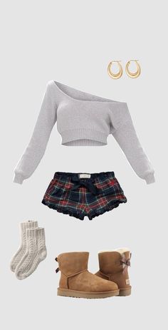 Fancy Comfy Outfits, School Pj Day Outfits, Pj Outfit Ideas, Christmas Inspired Outfits, Winter Clothing Ideas, First Day School Outfits, Pyjamas Outfit, Women's Style Tips, Style Types