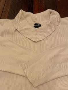 Gorgeous beige knit with unique pointed collar. Beige Knit Sweater, Beige Long Sleeve, Soft Beige, Plus Size Sweaters, Women Pullover, Pullover Sweaters, Sweater Outfits, Knit Sweater, Knitted Sweaters