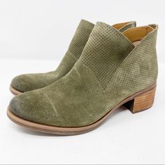 Adorable Pair Of Deep Green Suede Leather Zip Up Maldon Western Style Ankle Boots By Korks. Perforated Leather Shaft And 1.75" Stacked Block Heels. Perfect For Fall And Winter. Us Size 6 M. New Without The Box. Original Retail Price $130. Smoke Free Home. Casual Leather Boots With Perforated Toe Box, Leather Boots With Perforated Toe Box For Fall, Leather Ankle Boots With Perforated Toe Box, Ankle-high Boots With Perforated Toe Box, Fall Boots With Perforated Toe Box And Closed Toe, Fall Boots With Perforated Toe Box, Kork Ease Boots, Burgundy Boots Ankle, Western Ankle Boots