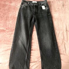 Brand New With Tags!!! Free People/ We The Free, Black Jeans Size 25. Black Jeans With Frayed Hem For Everyday, Black Cropped Denim Jeans, Black Denim Jeans For Everyday, Everyday Black Denim Jeans, Black Cropped Leg Jeans For Spring, Black Jeans With Frayed Hem For Spring, Black Mid-rise Jeans With Frayed Hem, Spring Black Jeans With Frayed Hem, Chic Black Relaxed Fit Jeans