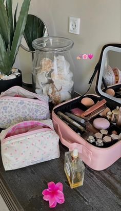 Juicy Lips, Lip Set, Makeup Must Haves, Healthy Girl, Princess Aesthetic, Healthy Lifestyle Inspiration, Room Ideas Bedroom, Aesthetic Makeup