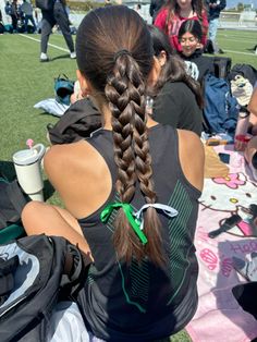 Track Girl Hairstyles, Cute Running Hairstyles Easy, Easy Vb Hairstyles, Tennis Hairstyles Long Hair, Tennis Hairstyles Short Hair, Hairstyles For Tennis, Running Hair Styles, Easy Running Hairstyles, Easy Soccer Hairstyles