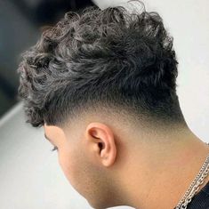 Low Fade Curly Hair, Faded Haircut, Haircut Ideas Trendy, Classy Hairstyles