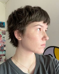 Mod Haircut Straight Hair, Short Enby Hair, Very Short Mullet, Mod Haircut, Enby Hair, Short Messy Haircuts, Hair Inspiration Short, Short Hair Undercut