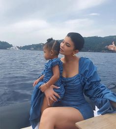 Mother’s day gift ideas, mom goals, mom aesthetic, Gifts for her, Mother’s day Stylizacje Kylie Jenner, Kendall Ve Kylie, Instagram Kylie Jenner, Kylie Travis, Stormi Webster, Look Kylie Jenner, Looks Kylie Jenner, Trajes Kylie Jenner, Estilo Kylie Jenner