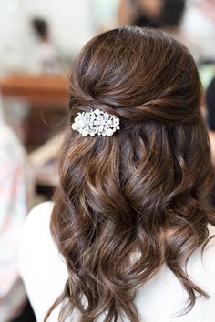 Bridal Hair Long, Veil With Flowers, Flowers Bridal Hair, Bride Top, Wedding Hair Half, Girl Grunge, Wedding Hairstyles Half Up Half Down, Bridal Hair Flowers, Wedding Hair Down