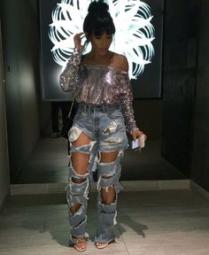 #MichaelJacksonEsq Sparkly Sequin Top, Party Crop Tops, Top And Jeans, Instagram Baddie, Afrikaanse Mode, Glitter Top, Sleeve Fashion, Dope Outfits, Sequin Top