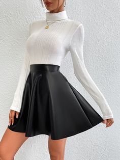 Cute Black Skirt Outfits, Black Skirt Leather, Outfit Jupe, Skirts Leather, Leather Flare Skirt, White Tops Outfit, Black Skirt Outfits, Leather Skirt Outfit, Pu Leather Skirt