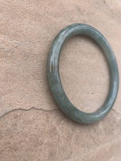 Elegant Jade Round Bangle, Handmade Elegant Jade Bangle, Handmade Round Jade Bangle, Locket Vintage, Burmese Jade, Vintage Bangle Bracelets, Vintage Bangles, Jade Bangle, Heart Locket