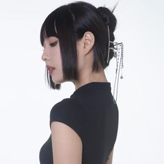 Fervooor Antiquity beauty hair pin and hair claws Japanese Woman Hairstyle, Unique Short Haircuts, Hime Hairstyle, Hime Cut, Image Swag, Japanese Hairstyle, Hair Claws, Hair Reference, Beauty Hair