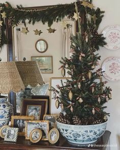 Tessa Foley, Affordable Christmas Decor, Christmas Decor Trends, Christmas Mantel Decorations, Christmas Mantels, Decor Trends