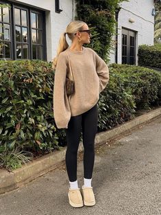 20+ Cute Fall Outfits with Leggings Outfits Leggins, Stile Blair Waldorf, Adrette Outfits, Modele Fitness, Black Leggings Outfit