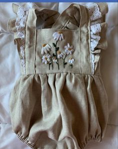 Cottagecore Baby Outfits, Baby Clothes Embroidery Ideas, Cottage Core Baby Clothes, Cottagecore Baby Clothes, Embroidery On Baby Clothes, Vintage Baby Outfits, Embroidery Baby Clothes, Embroidery For Dress, Cottage Core Baby