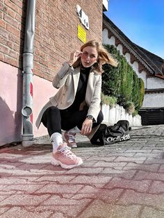 Pink Chunky Sneakers, Socks Photoshoot, Puma Socks, Adidas Bag, Pink Glasses, Adidas Bags, Casual Sportswear, Inspiration Fashion, Chunky Sneakers