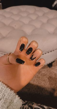 Black Gel X Nails Coffin, Cute Black Nails Square, Black Design Coffin Acrylic Nails, Black Nail Designs Short Oval, Small Black Acrylic Nails, Black Nails Ideas Coffin Short, Pink And Black French Tip Nails Coffin, Black Nails Acrylic Short Coffin, Acrylic Nail Designs Coffin Short Black