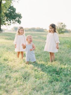 What To Wear Photoshoot, Fall Photoshoot Family, Spring Family Pictures, Family Beach Portraits, Fall Family Portraits