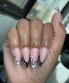 Blush Nail Designs, Elegance Nails, Blush Nail, Almond Acrylic Nails Designs, Aesthetic Glitter, Oval Nails Designs, Lines And Dots