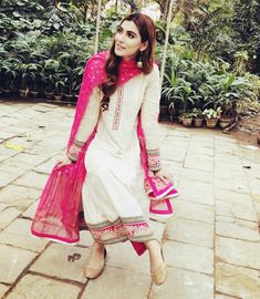 Cool Dp, Amazing Dp, Eastern Dresses, Girly Dp, Causal Dresses, Girl Attitude, Pakistani Actress, Girls Dpz, Wedding Party Dresses