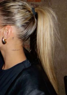 Neck Placement Tattoos, I Love You In French Tattoo, Made New Tattoo, Wild Word Tattoo, Everything Works Out Tattoo, Songs Tattoo Ideas, Discrete Tattoos For Women, Daisy Behind Ear Tattoo, Lover Neck Tattoo