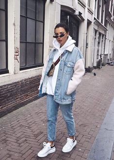 Boyfriend Jeans Kombinieren, Ripped Jeggings, Trendy Swimwear, Double Denim, Teen Vogue, Winter Mode, Fashion Mode