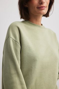 Oversized Sweatshirt Green | NA-KD Rounded Neckline, Oversized Sweatshirt, Na Kd, Organic Cotton, Long Sleeves, Sweatshirts Hoodie, Sweatshirts, Long Sleeve, Green