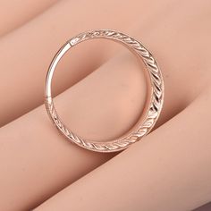 solid 14k rose gold wedding band,filigree eternity ring,floral milgrain engagement ring,stacking matching band,anniversary ring 1pcs Matching band: Milgrain filigree one band width(bottom):1.68mm band width(top):2.15mm This ring can be matched with other wedding band. See the matching band please visit: https://www.etsy.com/shop/PENNIjewel?ref=listing-shop2-all-items-count%C2%A7ion_id&section_id=19051113 More style ring you can find in our shop: https://www.etsy.com/shop/PENNIjewel?ref=conde