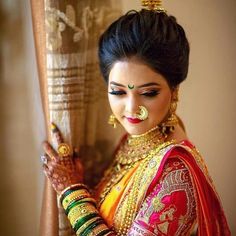 Wedding Reception Hairstyles, Hair Style On Saree, Saree Hairstyles, Engagement Hairstyles, Bridal Photography Poses, Bridal Hair Buns, Bridal Makeup Looks, Indian Bridal Makeup