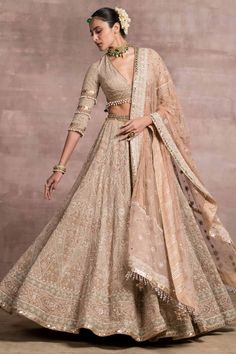 Buy Dull ivory chikankari lehenga set -Designer Wear - Ensemble Kali Lehenga, Orang India, Chikankari Lehenga, Gaun Fashion, Lehenga Blouse, Tarun Tahiliani, Indian Bridal Outfits