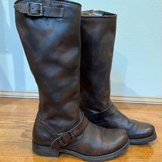 Frye Veronica Engineer Boot. Not Worn! In Perfect Condition Except For Scrapes At The Heel, See Photos. Frye Veronica Boots, Frye Veronica, Engineer Boots, Moto Boots, Women Shoes, Boots, Heels, Women Shopping, Color