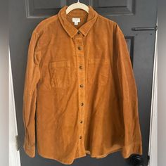 Nwt Jcrew Factory Brown Corduroy Button Down With Pockets! Size Large Cotton Blend Corduroy Button-up Tops For Workwear, Everyday Corduroy Tops With Button Closure, White Tunic Tops, Sleeveless Tunic Tops, Layering Tank Tops, Paisley Shirt, Henley Tee, Popover Shirt, Brown Corduroy