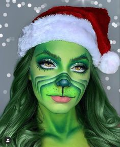 Grinch Halloween Makeup, Fantasy Makeup Ideas Creative, Female Grinch, Grinch Makeup, Grinch Halloween, Xmas Makeup, Grinch Costumes, Maquillage Yeux Cut Crease, Christmas Eye Makeup