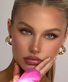 Brookelle Mckenzie, Night Beauty Routine, Sultry Makeup, Sweet Makeup, Romantic Makeup, Smoky Eyeshadow, Date Night Makeup, Date Makeup, Makeup For Blondes