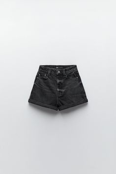 BERMUDA DENIM MOM FIT | ZARA España Short Zara, Zara Shorts, Girls Summer Outfits, Cropped Denim, Zara Women, Denim Shirt, Summer Girls, High Waisted Shorts, Toddler Outfits