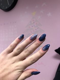 Dark Blue And Silver Sparkle Nails, Navy Blue Nail Art Silver Glitter, Short Navy Blue Nails Art Designs, Navy Nails Design Winter, Dark Blue Almond Nails Short, Navy Blue Nails With Silver Glitter, Nail Art Biru Navy, Dark Blue And Silver Nail Designs, Navy Nail Art Designs