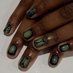 Alien Nails, Airbrush Nails, Gel Mani