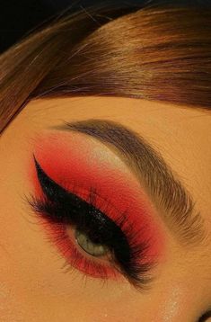 Glamour Eyeshadow, Red Eyeshadow Makeup, Teknik Makeup, Eyeshadow Basics, Devil Makeup, Halloweenský Makeup, Tutorial Eyeshadow, Dead Makeup, Red Eye Makeup