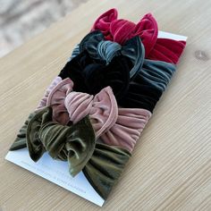 This listing is available as a bundle (all headbands shown), or you may purchase each separately and mix and match bows from other listings to create your own set. Our bow headbands are not sewn or glued at the knot, and can be retied and/or adjusted as necessary. Please see our IG for a tutorial on how to retie (@harperandremi). These soft and cozy knit headbands are the perfect fall accessories for your brand new baby girl! **STYLE Our OVERSIZED bow headband style is our best-seller -- just ta Baby Girl Style, Knit Headbands, Top Knots, Bow Headbands, Velvet Top, Headband Styles, Baby Head, Fall Accessories, New Baby Girls