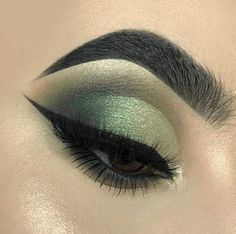 41 Stunning St Patrick'S Day Makeup Ideas 3 Slytherin Makeup, Saint Patricks Day Makeup, Perfect Wedding Makeup, Amazing Wedding Makeup, Beautiful Wedding Makeup, Gorgeous Wedding Makeup, Day Makeup Looks, Wedding Makeup Tips, Green Makeup